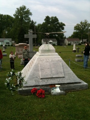 Tombe de Branham (photo)