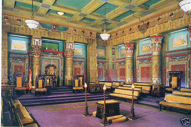 Temple maçonnique : symbole du disque solaire